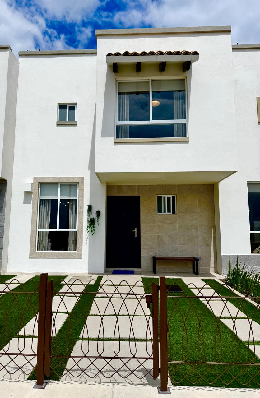 Casa en Venta al Sur de la Ciudad, Modelo Coimbra 2